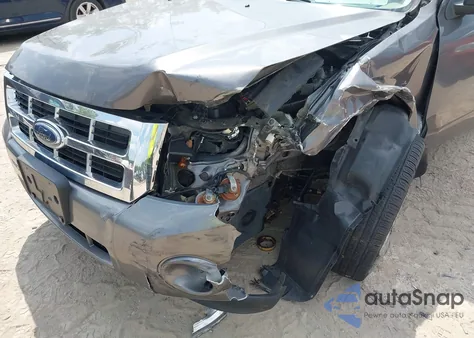 2009 Ford Escape Xls/Xls Manual z USA, uszkodzony, nr VIN 1FMCU02789KD14178